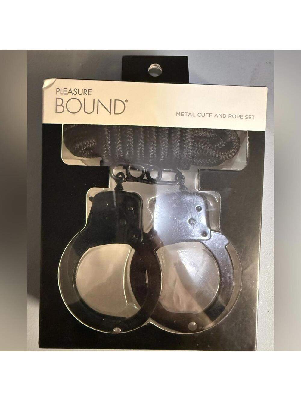 Spencer’s Pleasure Bound Bundle Drip‎ Candles + Metal Cuffs Rope Set